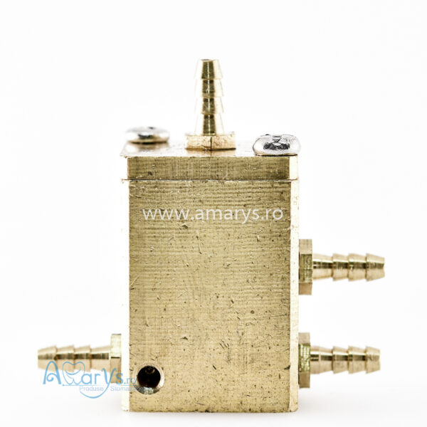 Valva directionala comanda pneumatica